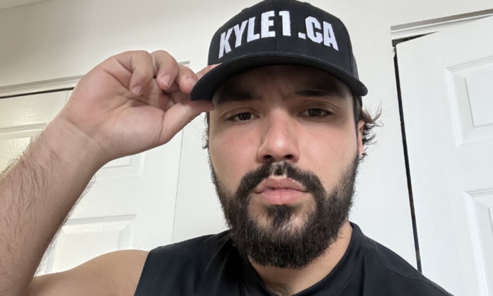 Kyle Nunes Medeiros / Kyle24